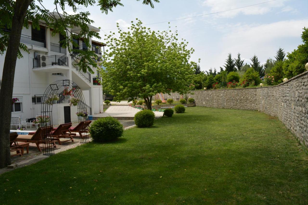 Hotel Aroma Permet Exterior photo