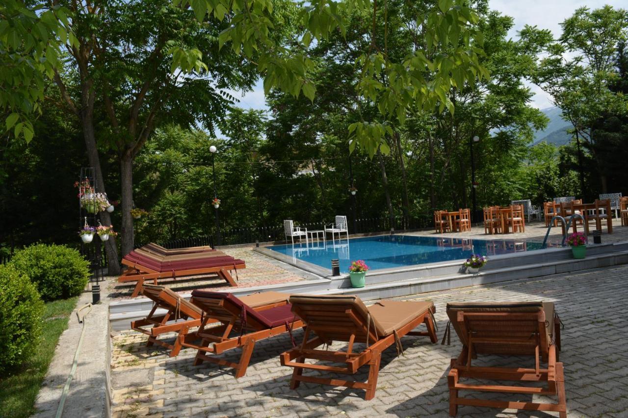 Hotel Aroma Permet Exterior photo